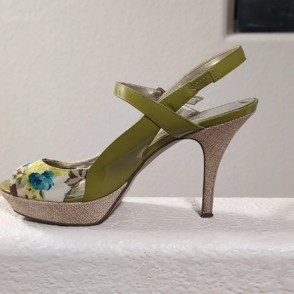 Marc Fisher Olive Floral Peep-Toe Heels - Picture 4 of 6